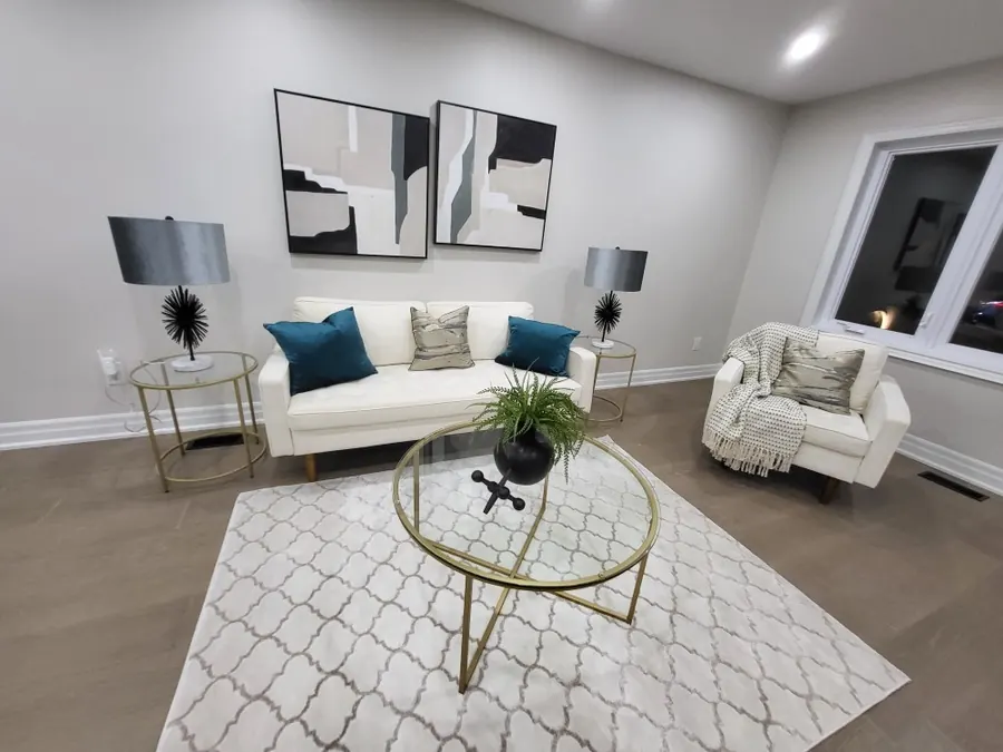 Professionally staged interior by Karol's Decor, portfolio image 15
