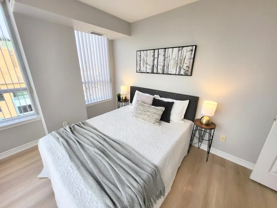 Professionally staged interior by Karol's Decor, portfolio image 18