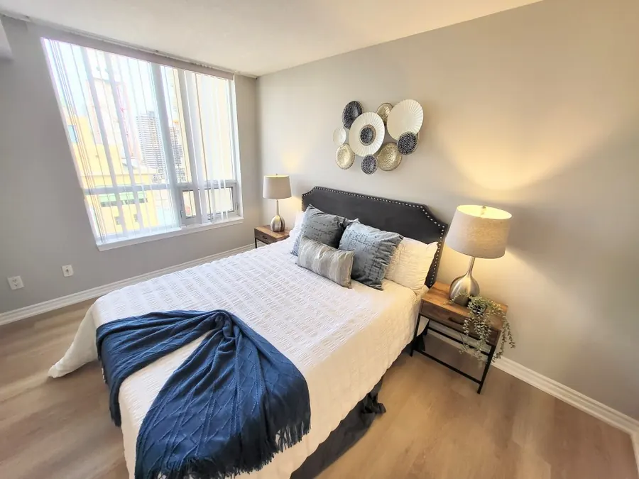 Professionally staged interior by Karol's Decor, portfolio image 20