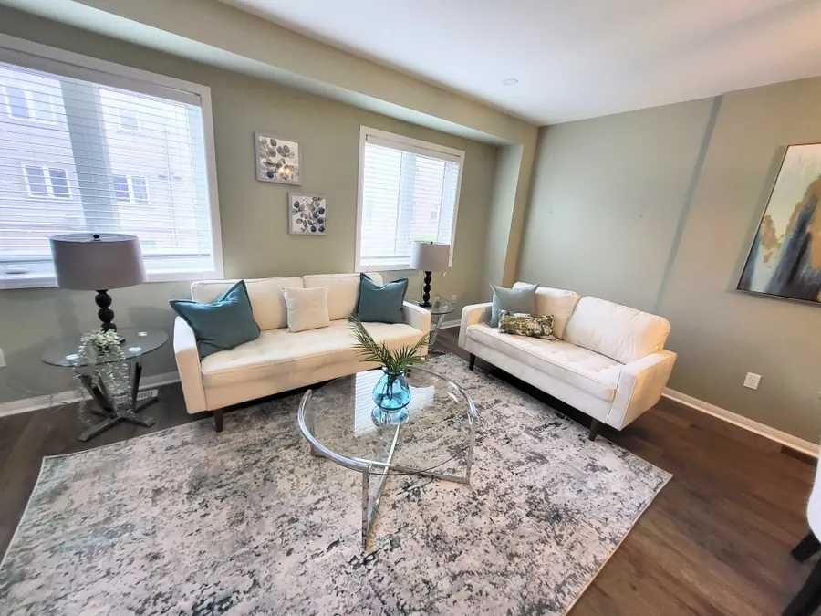 Professionally staged interior by Karol's Decor, portfolio image 30