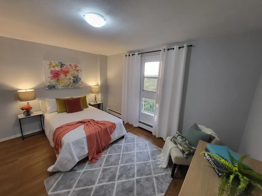 Professionally staged interior by Karol's Decor, portfolio image 8